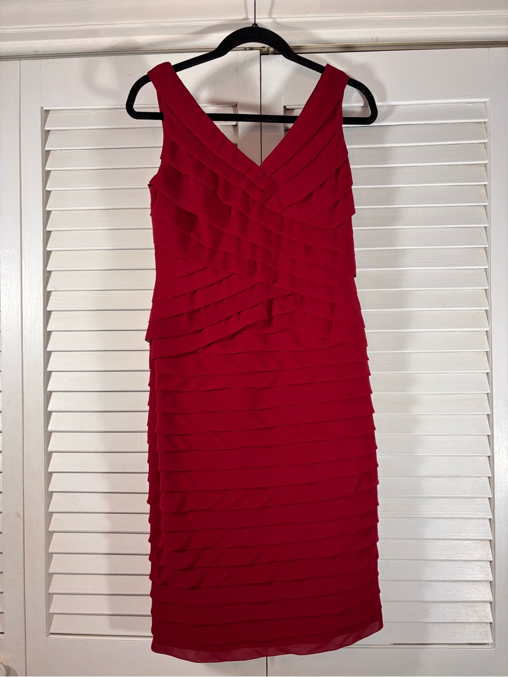 Adrianna Papell Women’s Shutter Pleated Tiered Sheath Dress Size 6 Wine Red